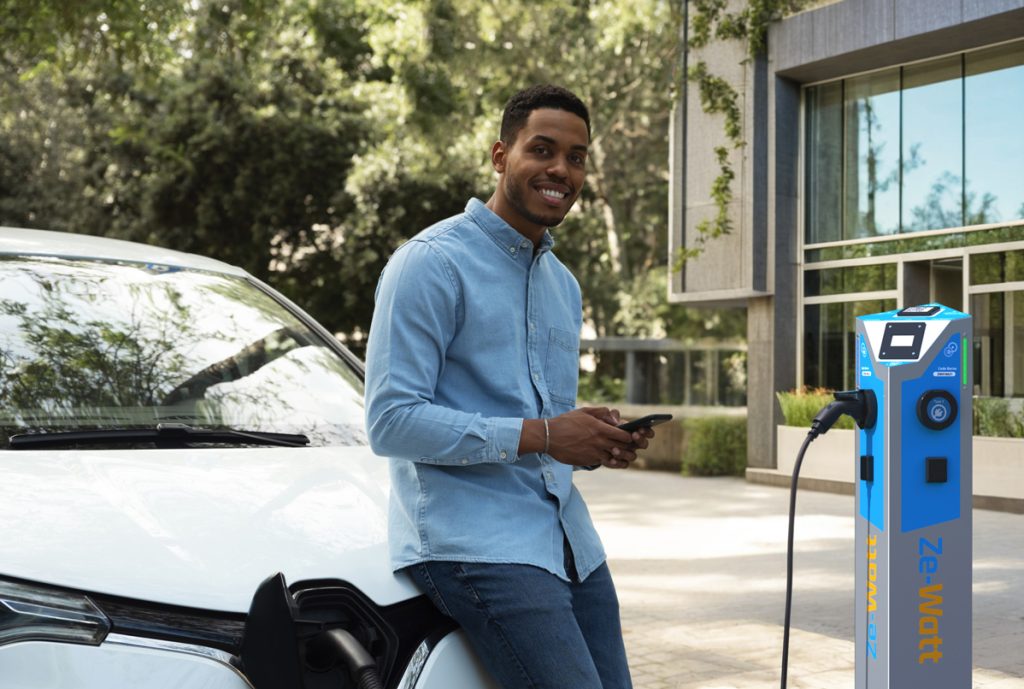 Recharge d'un véhicule électrique sur une borne Ze-Watt