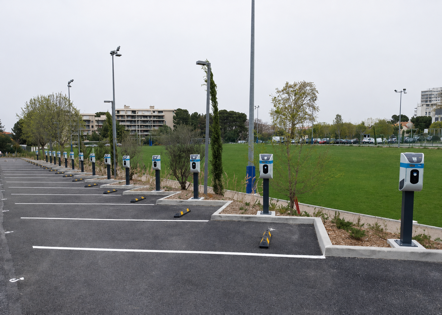 Parking avec bornes de recharge