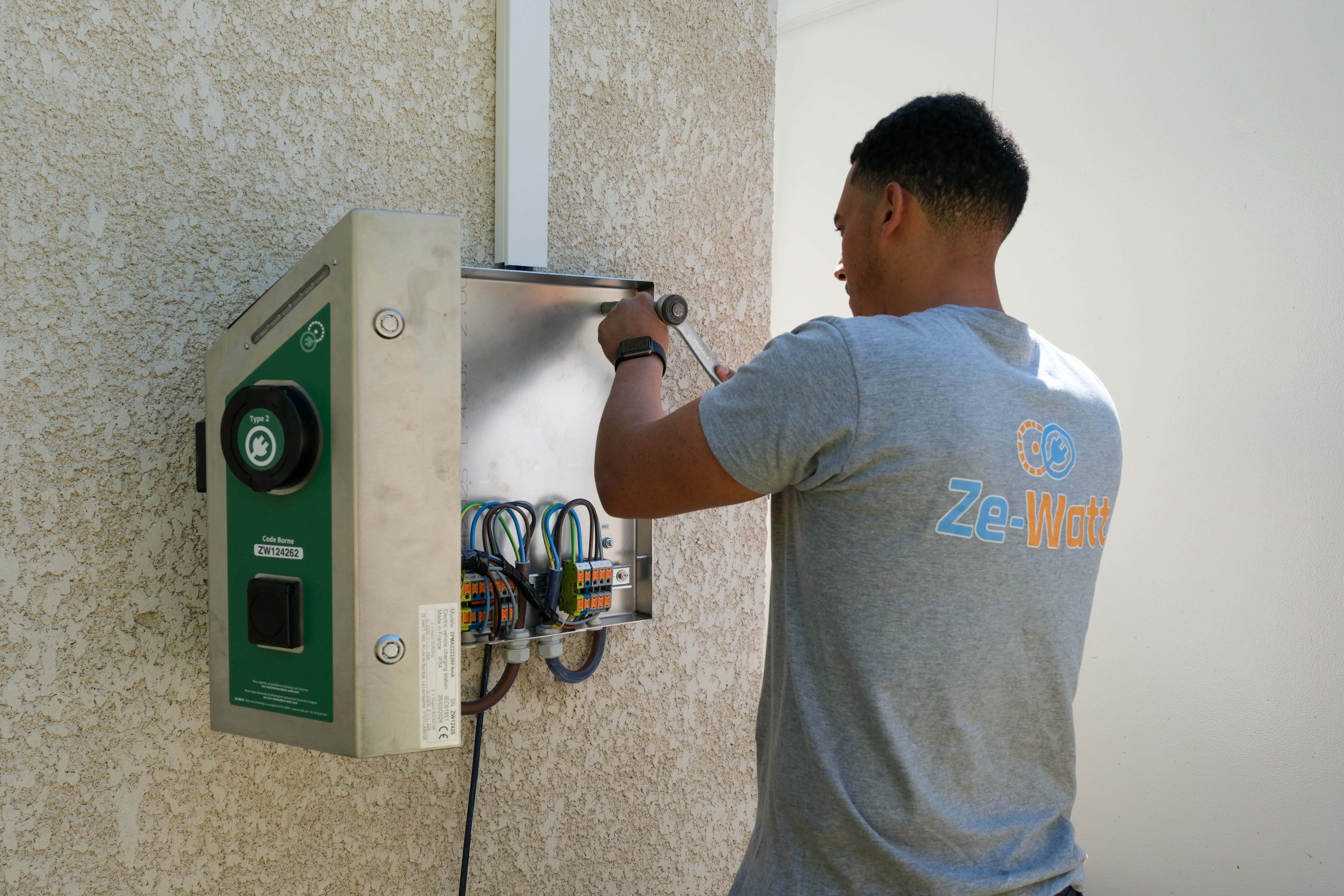 maintenance bornes ze-watt